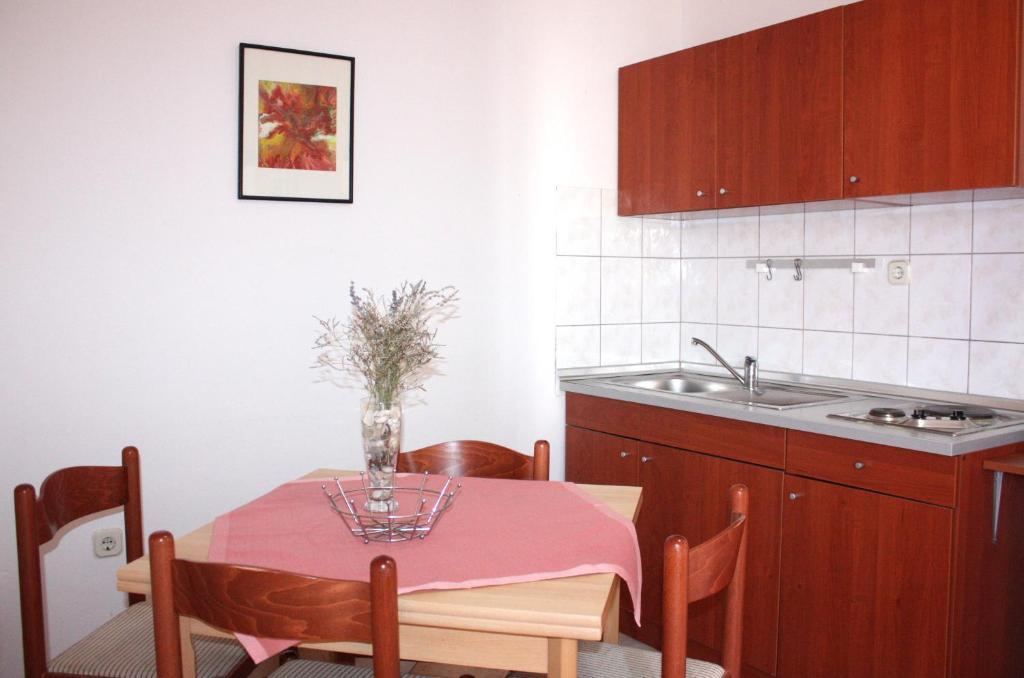 Batkoski Apartments Pag Town Bilik gambar